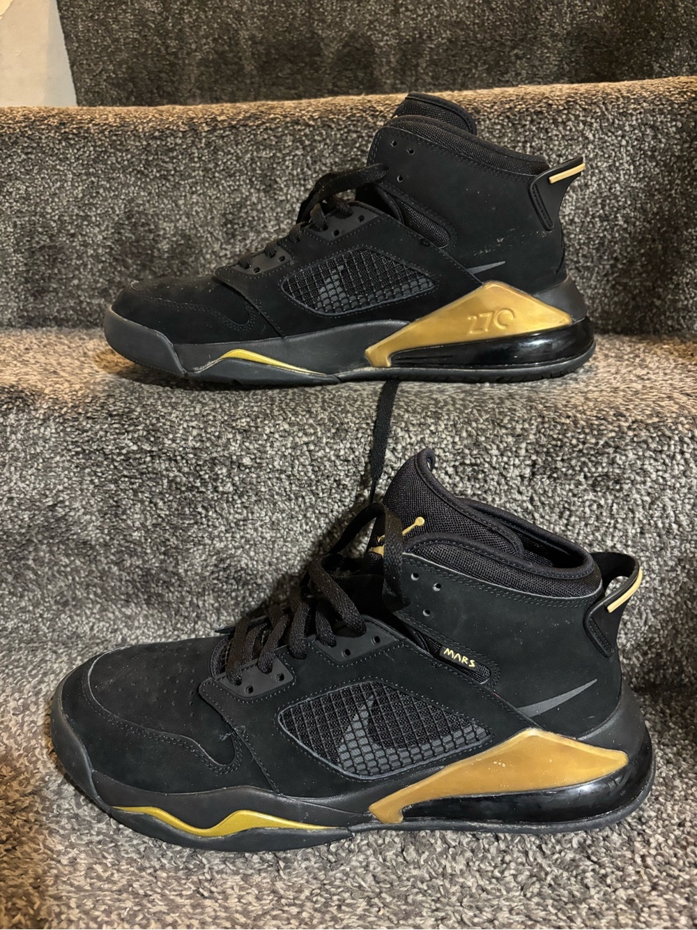 Nike Air Jordan Mars 270 Black Gold size 12 excellent condition